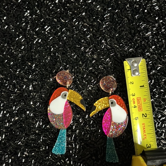 Multi colored glitter Toucan dangle Earrings.These earrings have a Tropical Vibe - Picture 11 of 11
